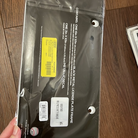 NWT Miami Marlins Chrome Metal License Plate Frame Auto Auto Pack 12 X 16 inch - Picture 8 of 8